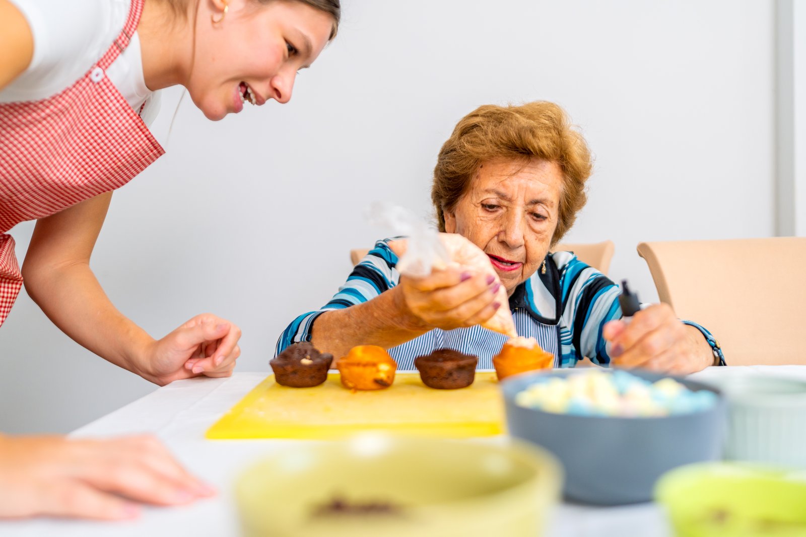 Cuidadora interna ofreciendo atención 24 horas en Prats i Sansor