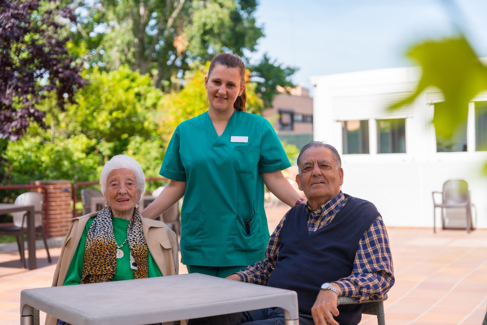 Cuidadora interna conviviendo con persona mayor en Martorelles